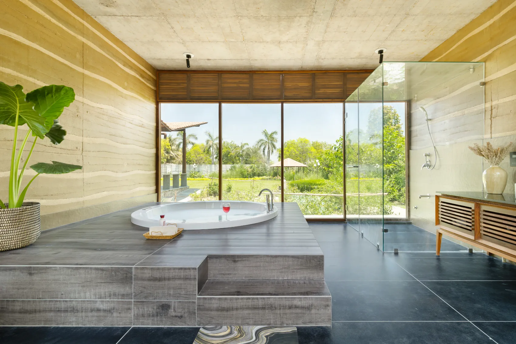 Dr. Rakesh Amroliwala Farmhouse